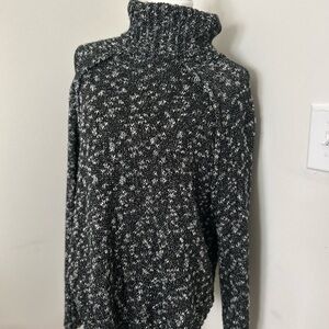 Croft & Barrow Medium Sweater 🖤🤍